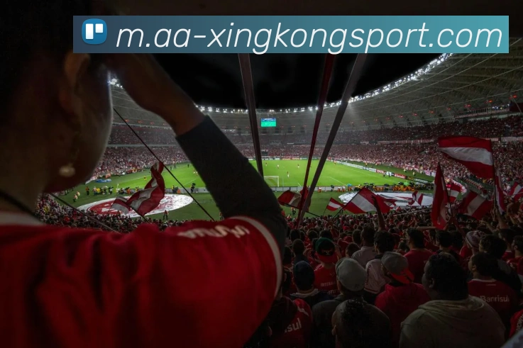 曼联对多特边锋阿德耶米表现出兴趣球探主管与其关系密切